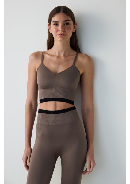 Haki Seamless Dikişsiz Çapraz Askılı Spor Sütyeni