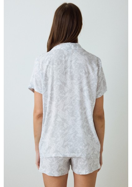 Açık Gri Roses Gömlek Yakalı Kısa Kollu Şortlu Pijama Takımı fırsatları
