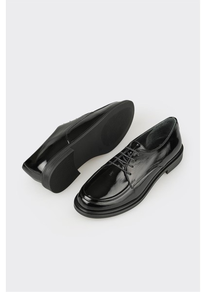 Siyah Deri Kadın Günlük Ayakkabı modelleri