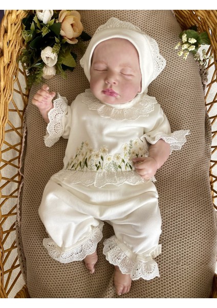 Yazlık Papatya Nakış ve Fisto Detaylı Kısa Kollu Patiksiz Yenidoğan Tulum ve Şapkası