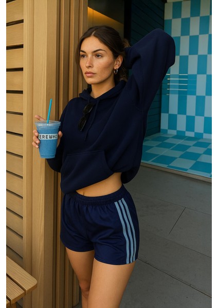 Kadın Kapüşonlu Cepli Içi Polarlı Sweatshirt