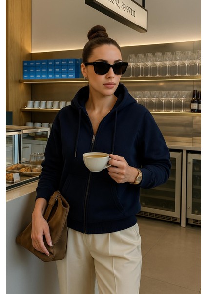 Kadın Fermuarlı Kapüşonlu Cepli Içi Polarlı Sweatshirt
