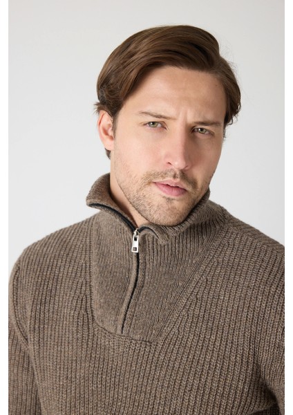 Erkek Dik Yaka Fermuarlı Triko Kazak - Vizon fiyatları