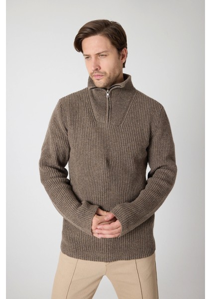 Erkek Dik Yaka Fermuarlı Triko Kazak - Vizon