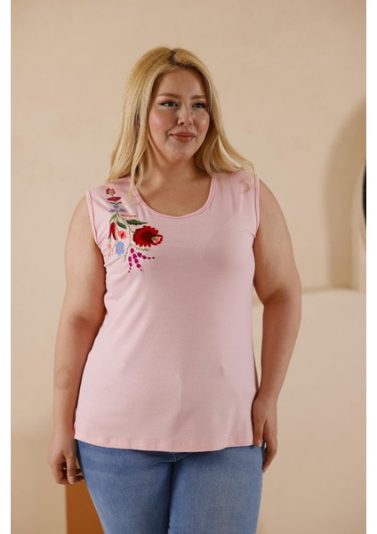 Kadın Büyük Beden Oyuk Yaka Nakış Detaylı Sıfır Kol Viskon Atlet Bluz modelleri