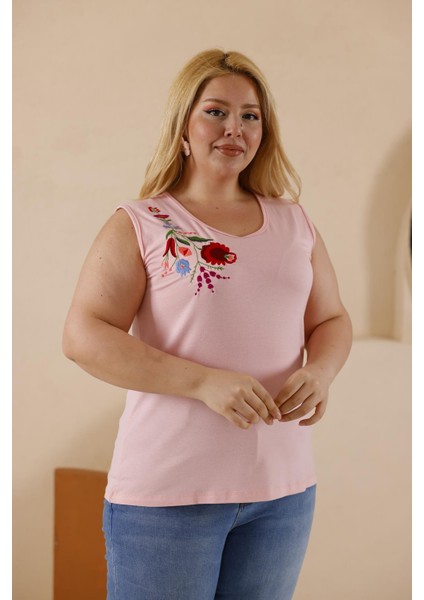 Kadın Büyük Beden Oyuk Yaka Nakış Detaylı Sıfır Kol Viskon Atlet Bluz