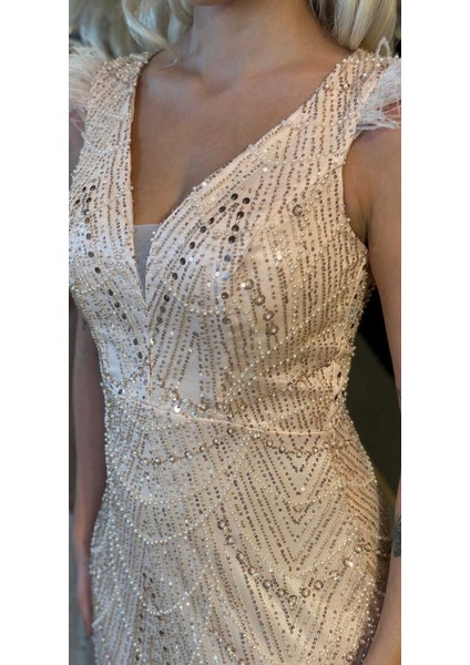 Pudra Renk Kalın Askı Tuy Detaylı Düz Kesim Pullu Boncuklu Uzun Abiye Elbise 11052 fırsatları