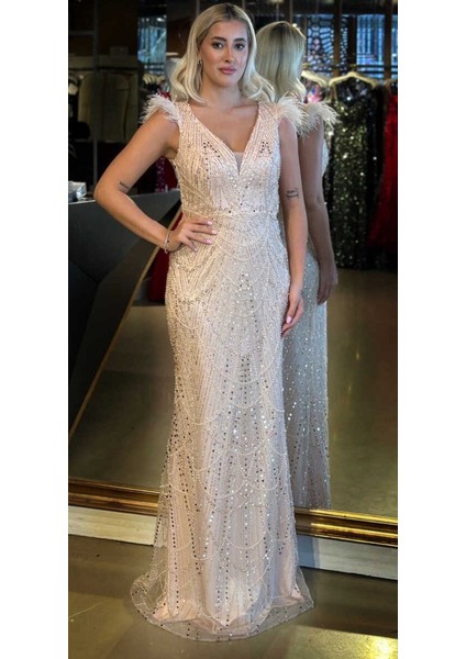 Pudra Renk Kalın Askı Tuy Detaylı Düz Kesim Pullu Boncuklu Uzun Abiye Elbise 11052