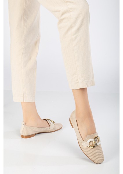 Kadın Bej Önü Toka Detaylı Triko Babet