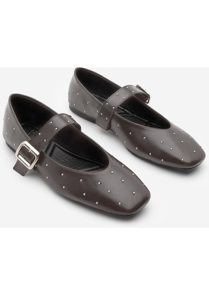 Kadın Küt Burun Tokalı Zımbalı Babet Velona Kahve indirimleri