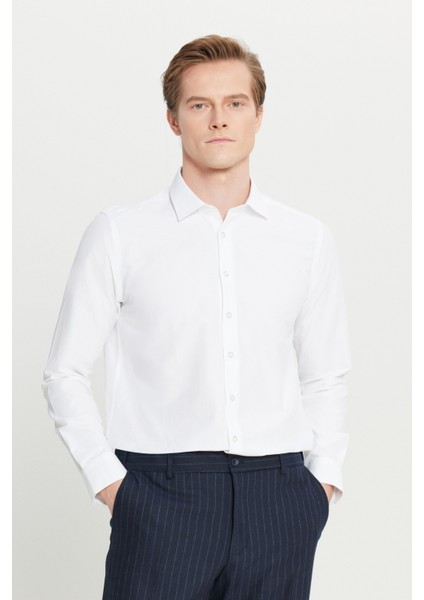 AC&Co / Altınyıldız Classics Erkek Beyaz Ütülemesi Kolay Slim Fit Dar Kesim Klasik Yaka Pamuklu Gömlek
