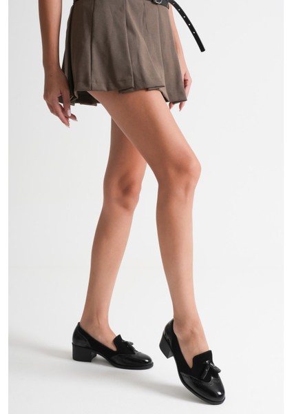 Kadın Hakiki Deri Püskül Detaylı Şık Ayakkabı - Siyah Rugan