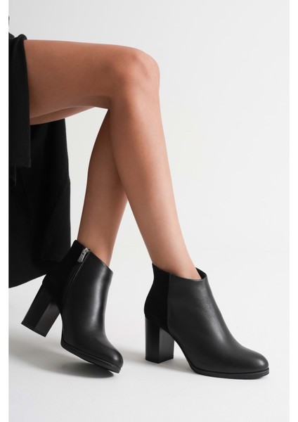 Kadın Hakiki Deri Arkası Süet Detaylı Topuklu Bot - Siyah