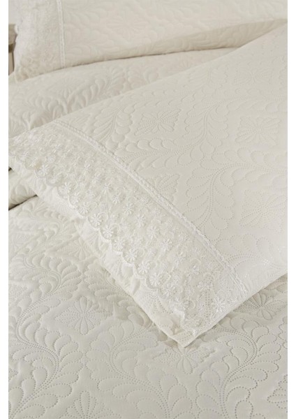 Zoya Dantelli Kapitoneli Ultrasonik Çift Kişilik Yatak Örtüsü Krem fırsatları