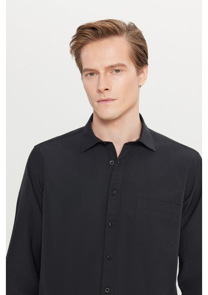 AC&Co / Altınyıldız Classics Erkek Siyah Kolay Ütülenebilir Comfort Fit Geniş Kesim Klasik Yaka Gömlek indirimleri