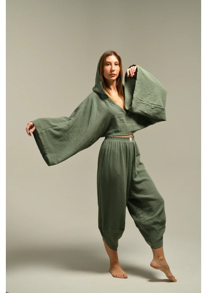 V Yakalı Kapüşonlu Bluz fırsatları