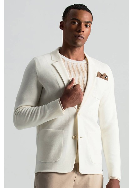 Merino Yün Şerit Desenli Ekru Bisiklet Yaka Triko indirimleri