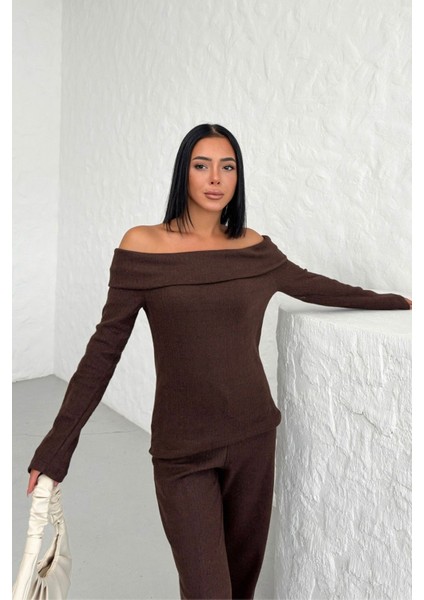 Kadın Kahverengi Selanik Kumaş Madonna Yaka Alt Üst Pantolonlu Takım fırsatları