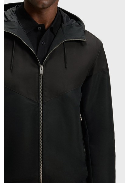 Poplin Kumaş Su Itici Regular Fit Kapüşonlu Yaka Ceket Erkek Ceket 50544135 001 indirimleri