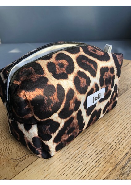 Kadın Hediye Seti – Leopar Makyaj Çantası, Ayna, Mermer Tarak, Saten Toka, 100 ml Kolonya modelleri