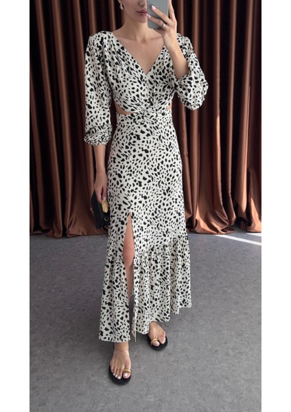 Bel Detaylı Siyah Beyaz Puantiyeli Elbise fırsatları