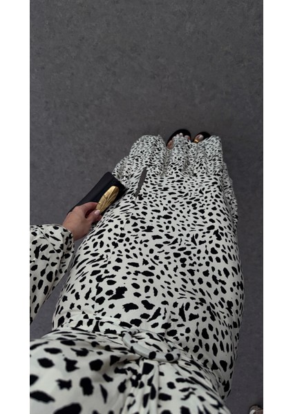 Bel Detaylı Siyah Beyaz Puantiyeli Elbise indirimleri