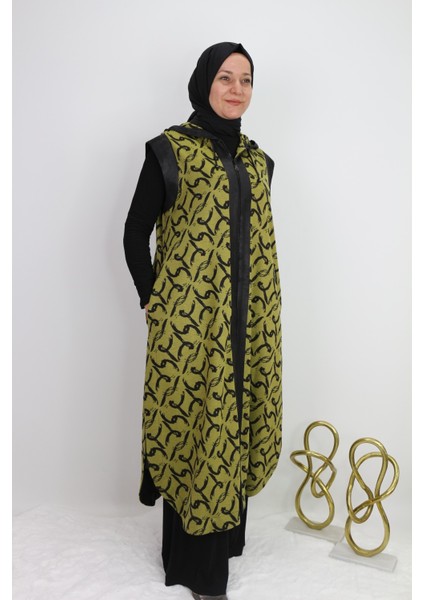 41424 Fermuarlı Kapişonlu Fermuarı Kenarları ve Kapişonu Deri Görünümlü Baskılı Iki Iplik Uzun Yelek