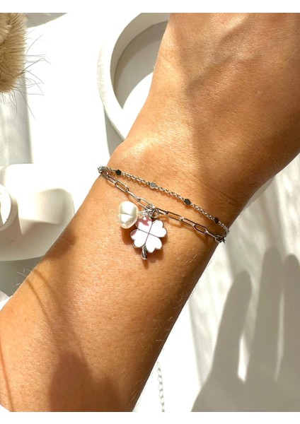 Yonca Charmlı ve Incili Ayarlanabilir Bileklik indirimleri