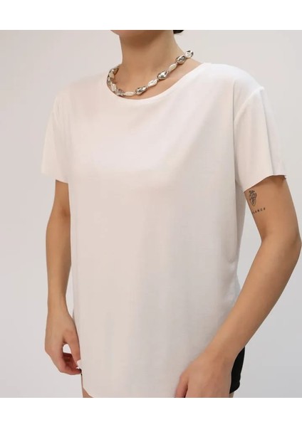 Kadın Yuvarlak Yaka Kol Etek Lazer Kesim Modal T-Shirt