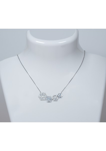 Zarif Kar Tanesi Detaylı 925 Ayar Gümüş Kolye Zincir ile Birlikte Gönderilir Uzunluğu 45 cm