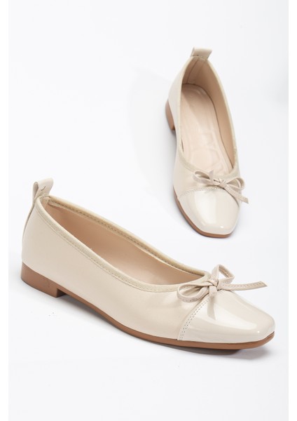 Kadın Bej Yanı Hasır Detaylı Fiyonklu Babet