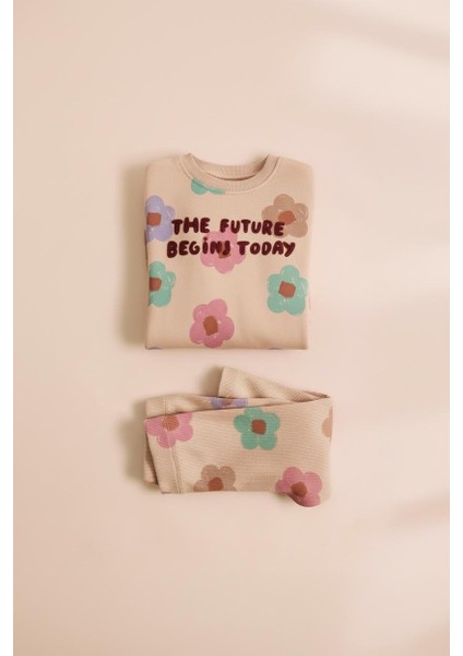 Kız Çocuk Pamuklu Bej Çiçek Desenli Sweatshirt ve Eşofman Takımı - The Future Begins Today Sloganlı fiyatları
