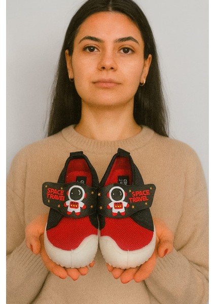 Astronot Baskılı Erkek Bebe Panduf Kırmızı fiyatları