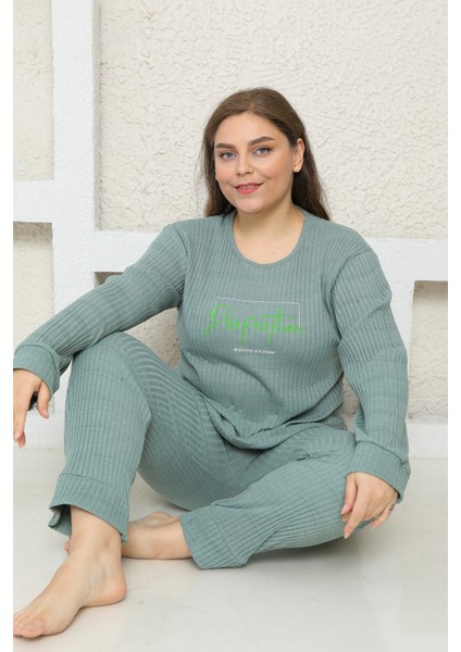 Büyük Beden Fi̇ti̇lli̇ Pi̇jama Takim fırsatları