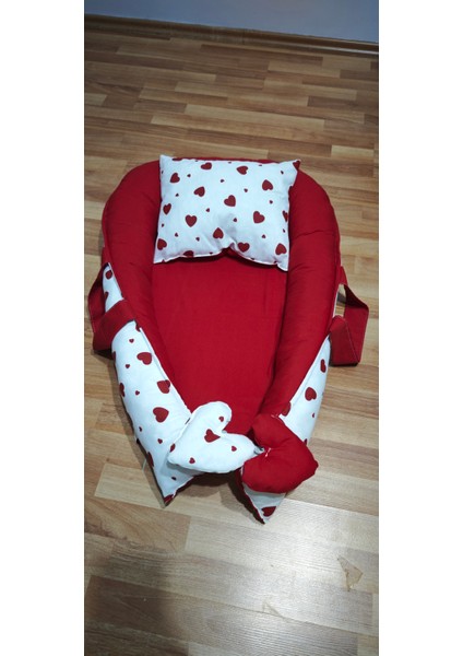 Kırmızı Kalpli Bebek Yatağı indirimleri