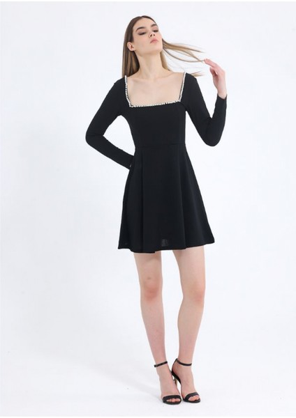 Siyah Kare Yaka Inci Detay Mini Elbise fiyatları