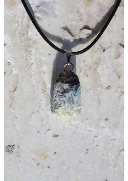 Kiyanit Spiritüel Enerji Doğal Taş Kolye fırsatları