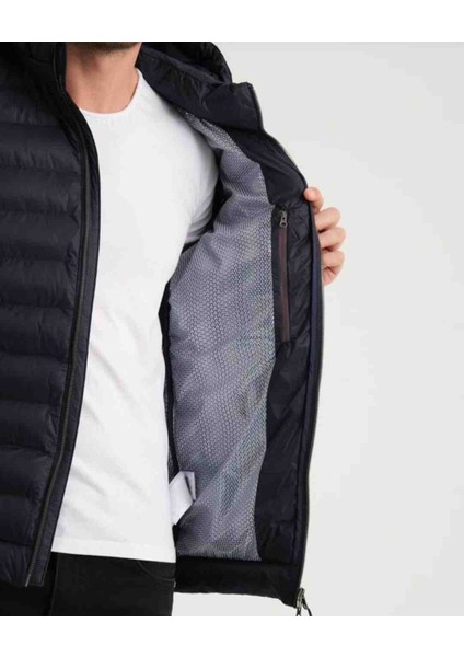 Titanıum Alpha Siyah Kapönlu Slim Fit Termal Mont fırsatları