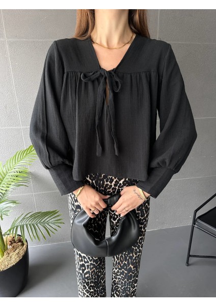 Yakası Bağlamalı Basic Müslin Bluz indirimleri