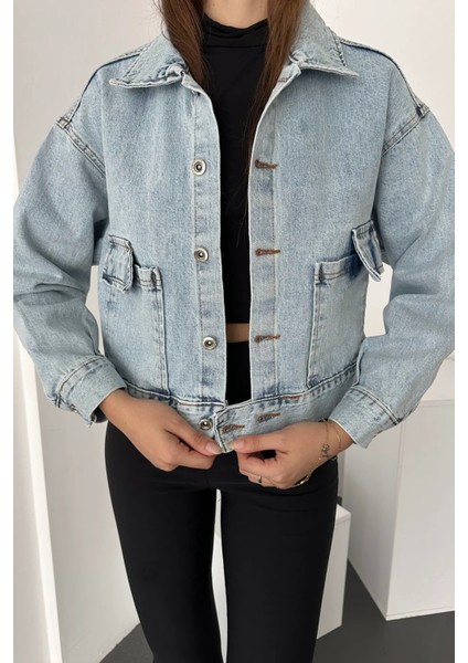 Çift Cep Beli Düğme Detaylı Denim Ceket fırsatları