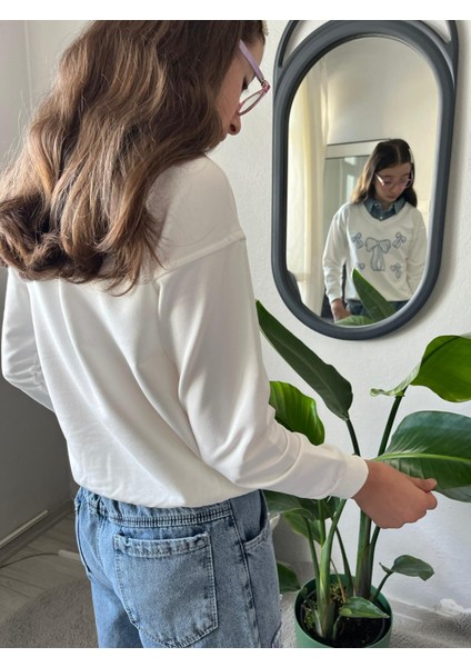 Gömlek Yakalı Beyaz Kurdeleli Kız Sweatshirt fiyatları
