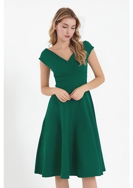 Kadın Kısa Kollu Kruvaze Yaka Eteği Volanlı Krep Elbise indirimleri