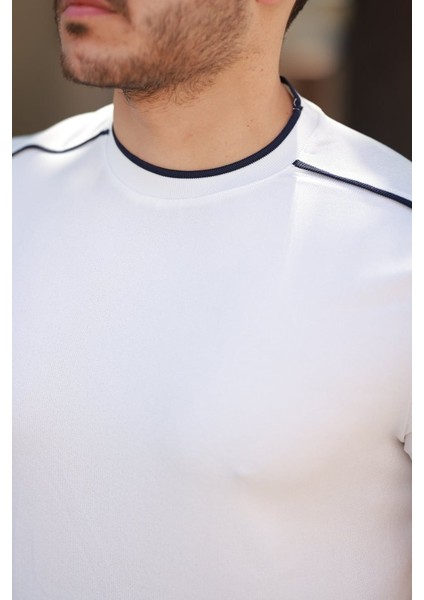 Erkek Omuzlar Çizgi Detaylı Kısa Kollu T-Shirt modelleri