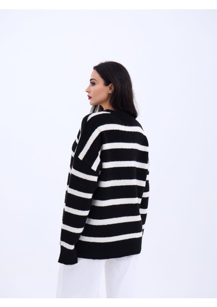 43111 Triko Çizgili Salaş Kazak-Siyah-Ekru fırsatları