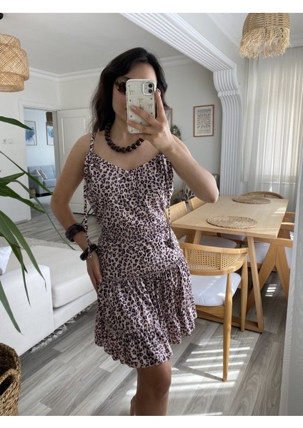 Kadın Askılı V Yaka Beli Pileli Leopar Desen Eteği Fırfırlı Süprem Elbise fiyatları