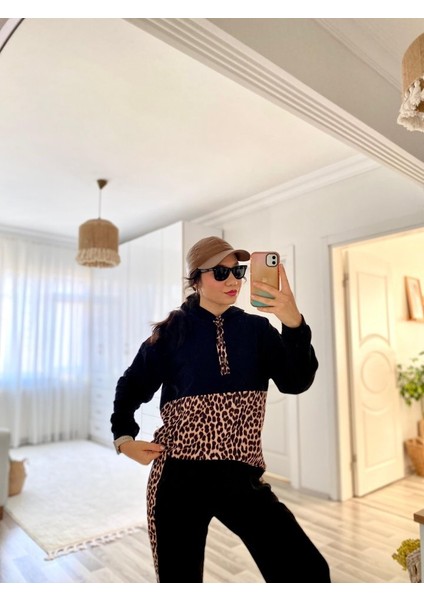 Kadın Uzun Kollu Leopar Detay Sweat ve Yanı Leopar Şerit Detay Pantolon Ikili Takım