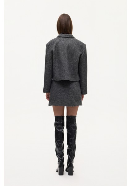 Dokulu Kapak Cepli Düğmeli Ceket Siyah fırsatları