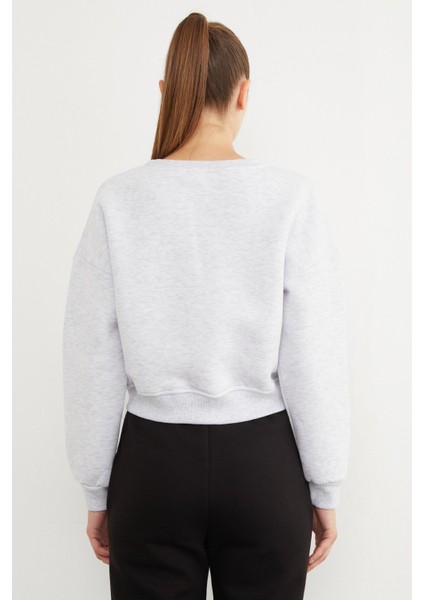 3 Iplik Ayıcık Nakışlı Bisiklet Yaka Sweatshirt indirimleri