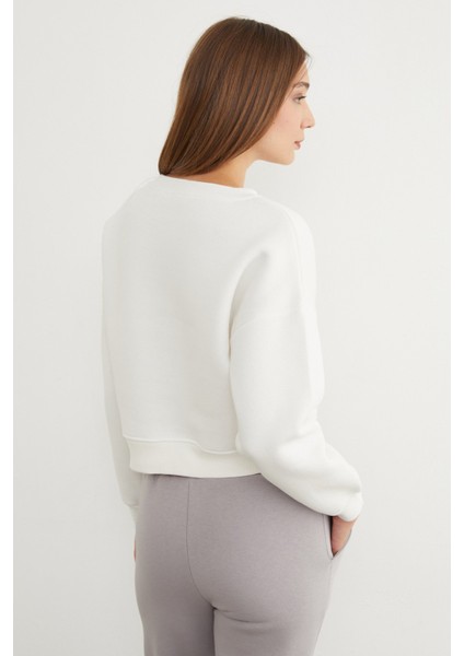 3 Iplik Kalp Nakışlı Bisiklet Yaka Sweatshirt