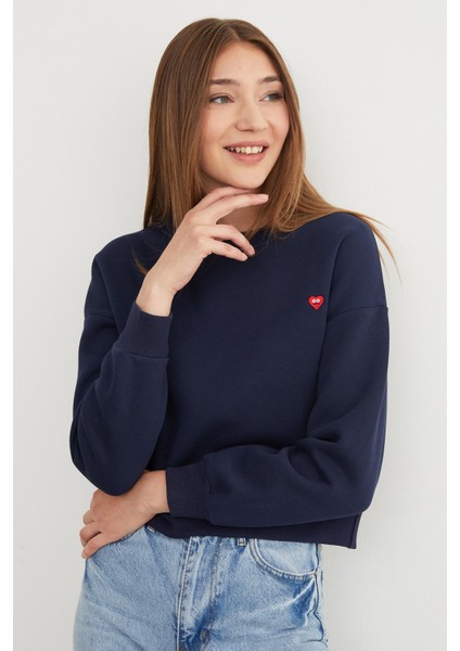 3 Iplik Kalp Nakışlı Bisiklet Yaka Sweatshirt